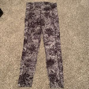 Lululemon Cropped Leggings